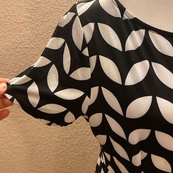 Reborn New York Dress   - Picture 7 of 12